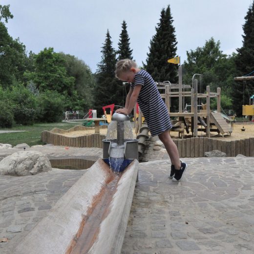 Gastbeitrag am Blog "die kleine Botin" von Daniela, zum Thema Sommer am Spielplatz - wir zeigen euch den Spielplatz im Europapark Klagenfurt