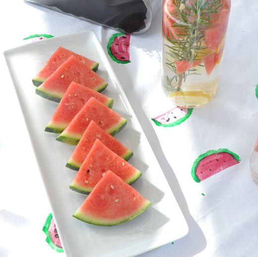 DIY sommerliche Wassermelonen und Zitronen Tischdecke mit Kartoffeldruck