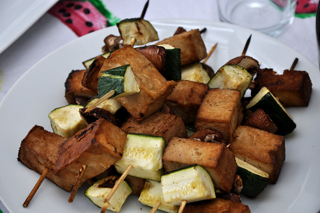 Vegane Tofu-Gemüse-Spieß
